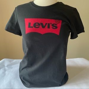 3/$25 Levi’s Batwing Logo Tee Black Size S